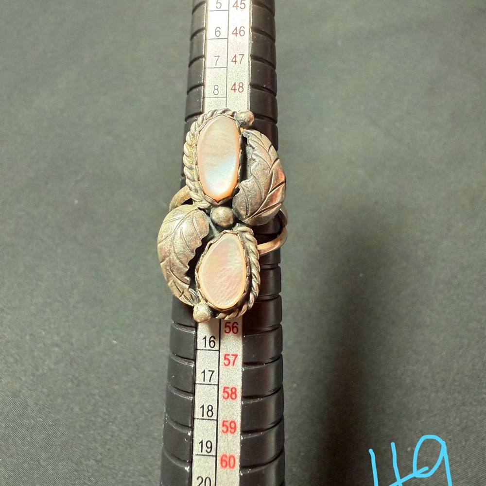 PRICE FIRM • NWOT* antique vintage ring sterling mother of pearl feather leaf